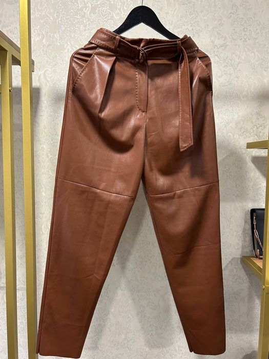 Шкіряні штани Max Mara. Оригінал