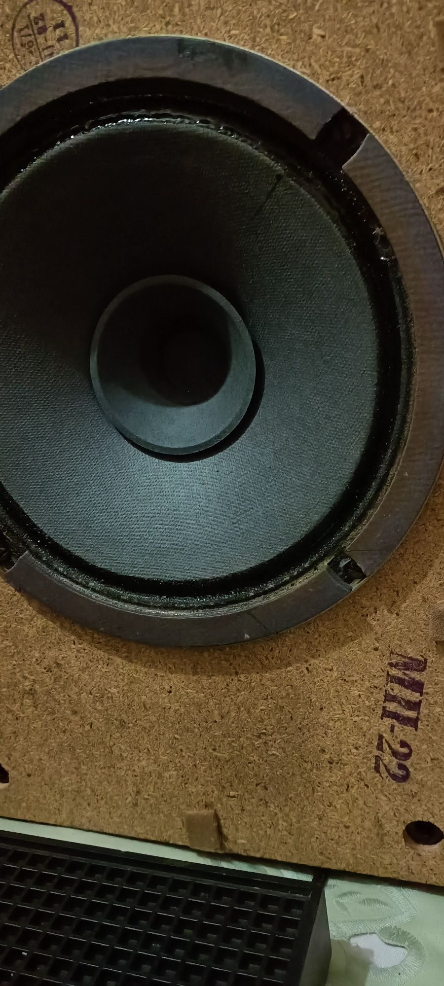 Dwa głośniki unitra --ZG 10 10 Wat /8 Ohm
--ZG 10 10 Wat /8 Ohm
--ZG 1