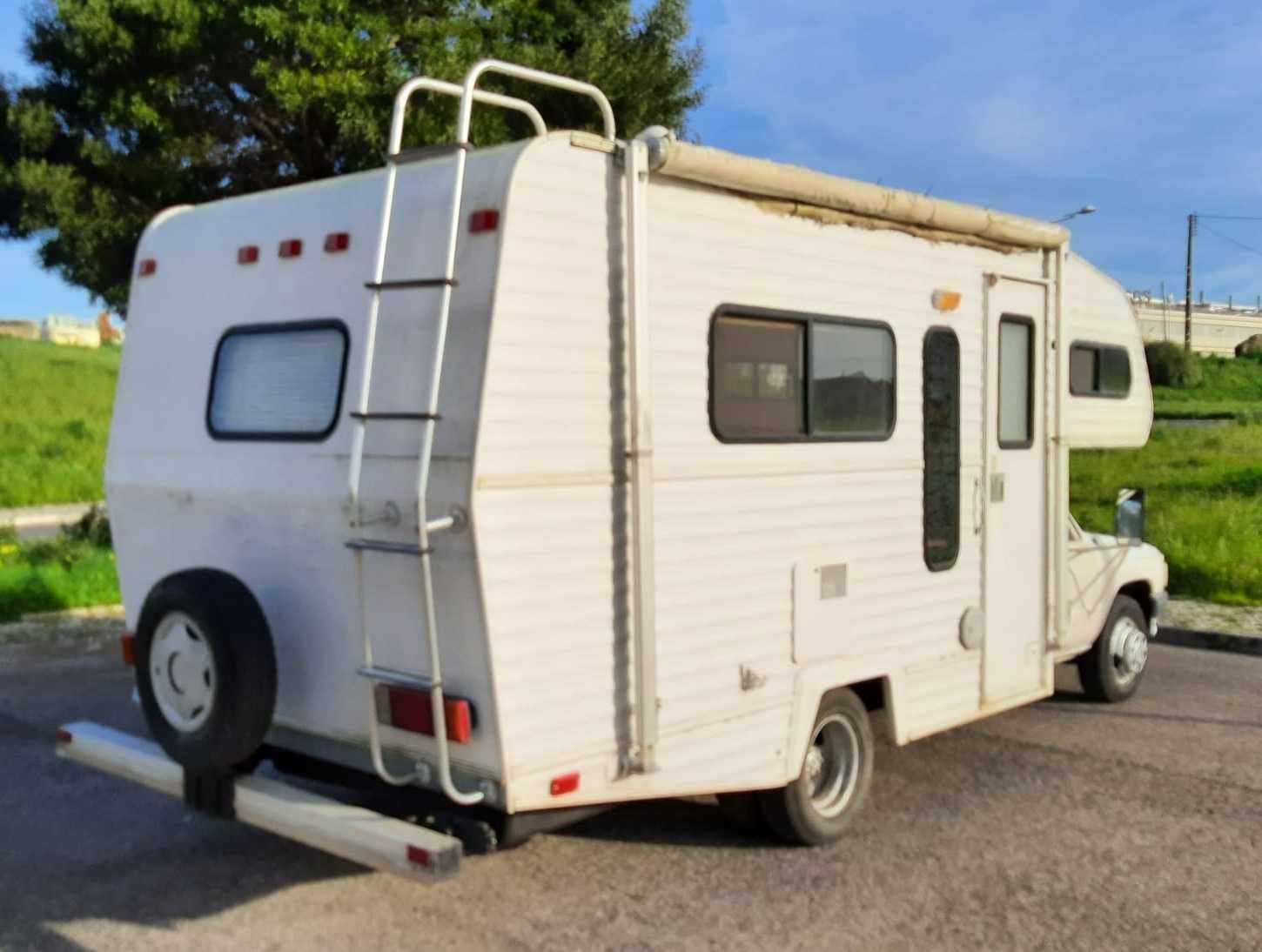 Toyota Truck Hilux – Pickup / Autocaravana americana CLasse 1