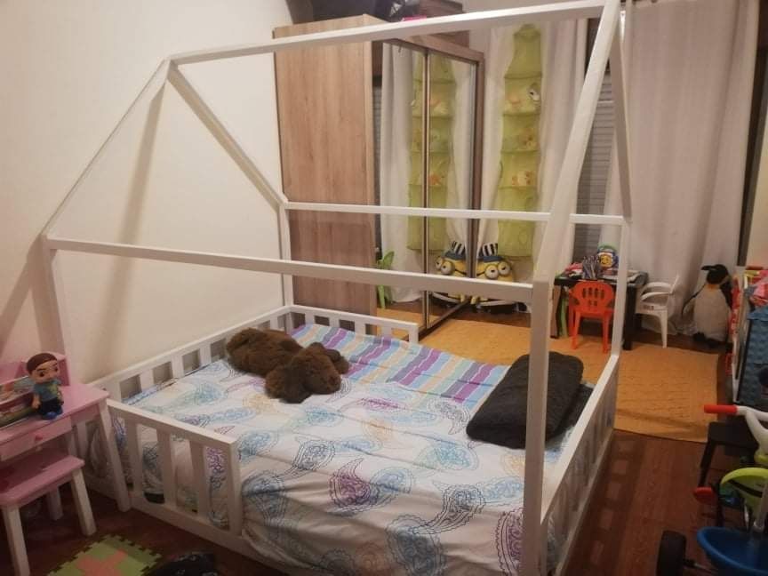 Camas casinha bebé