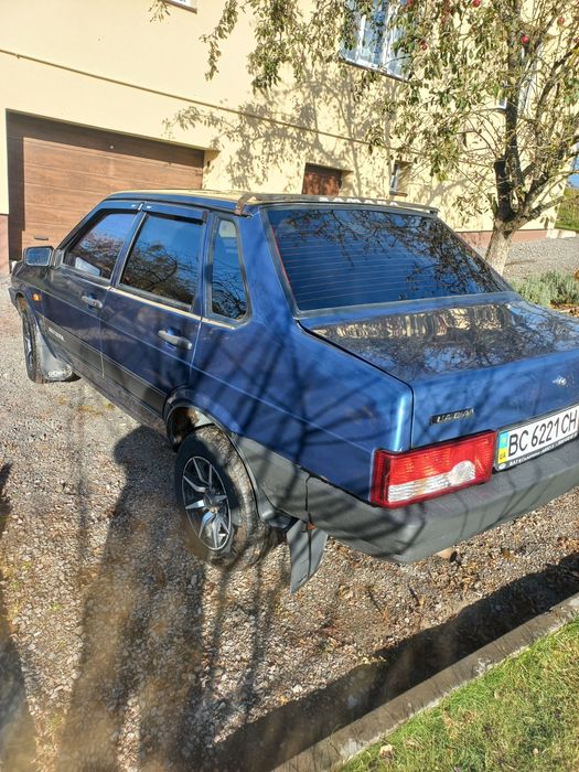 Автомобіль ваз 2199