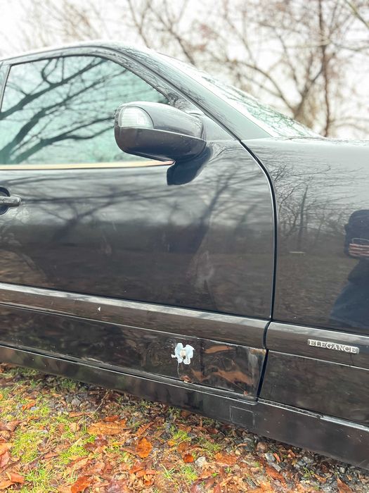 Mercedes E200 (W210) 2.0 л, газ/бензин, автомат