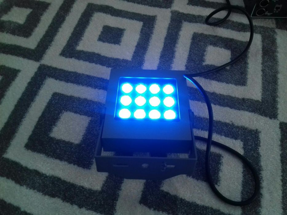 Oświetlenie LED RGB+ Reflektor