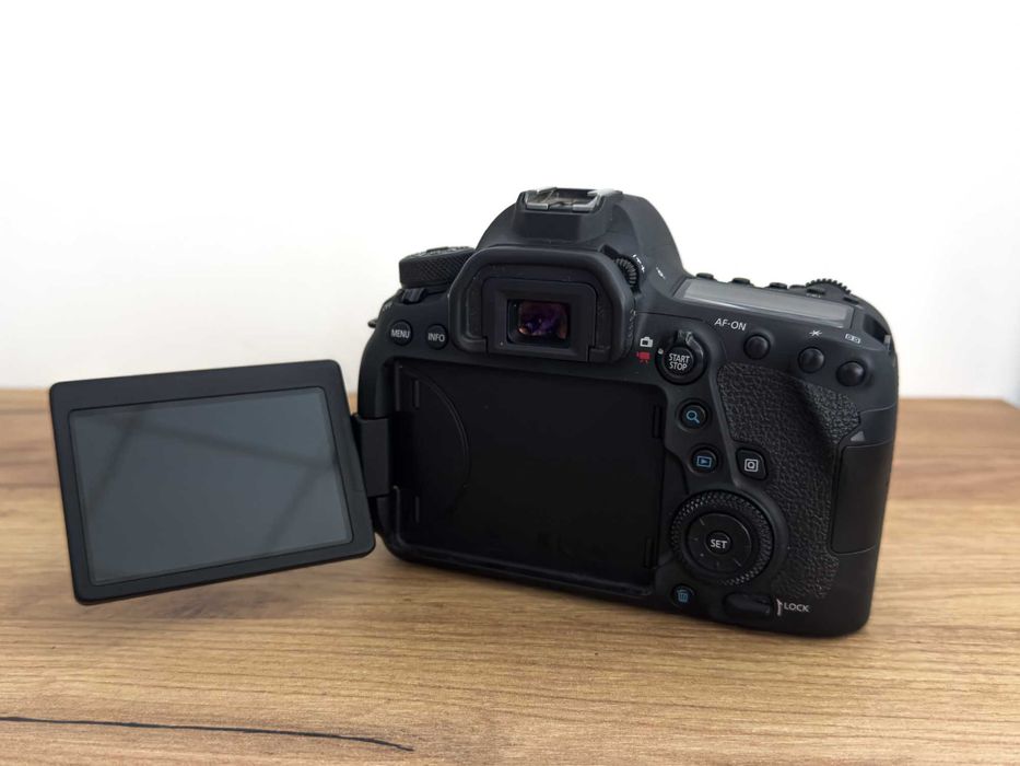 Sprzedam Canon EOS 6D Mark II
