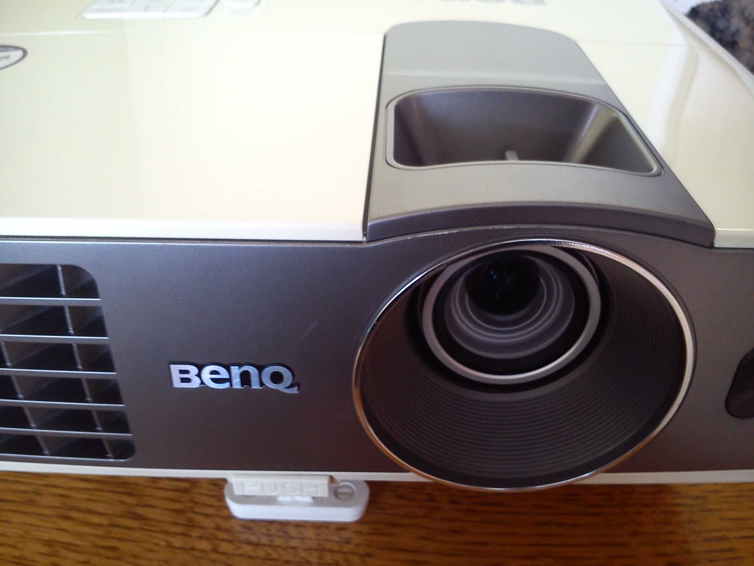 Projektor BenQ MX711 (HDMI , USB Typ A).