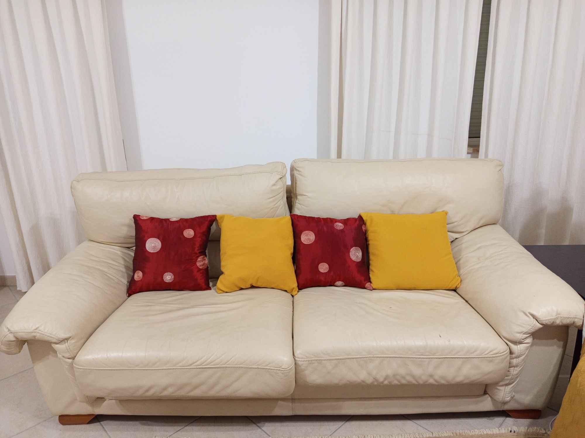2 sofás, 2 e 3 lugares