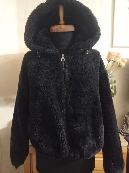 Шубка Bershka с капюшоном