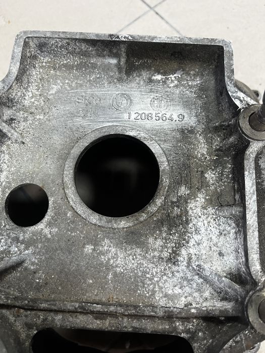 Dzwon skrzyni BMW E24 E28 E23 E30 M3 Getrag 265 Dogleg 262 Overdrive