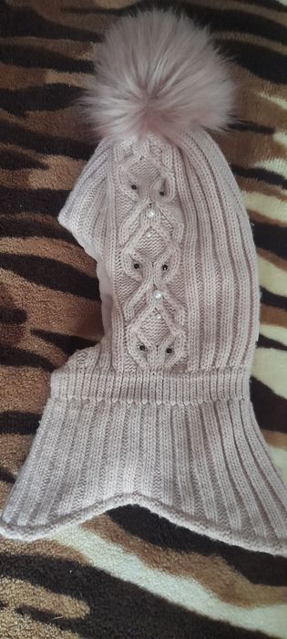 Зимова шапка для дівчинки