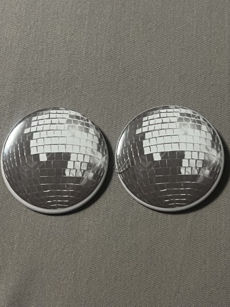 2 przypinki Taylor Swift mirrorball broszki zestaw