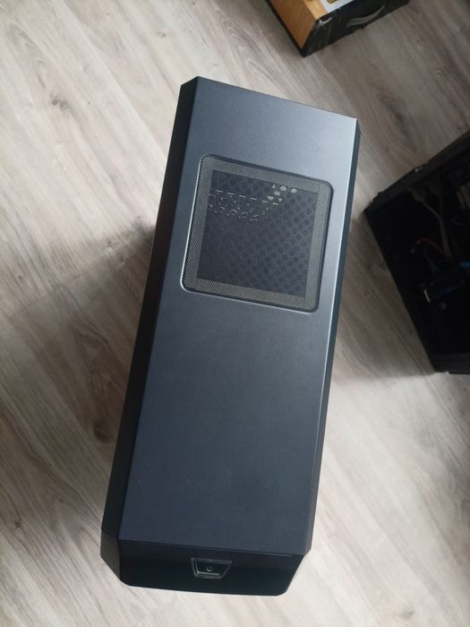 Obudowa do komputera z napędem DVD
