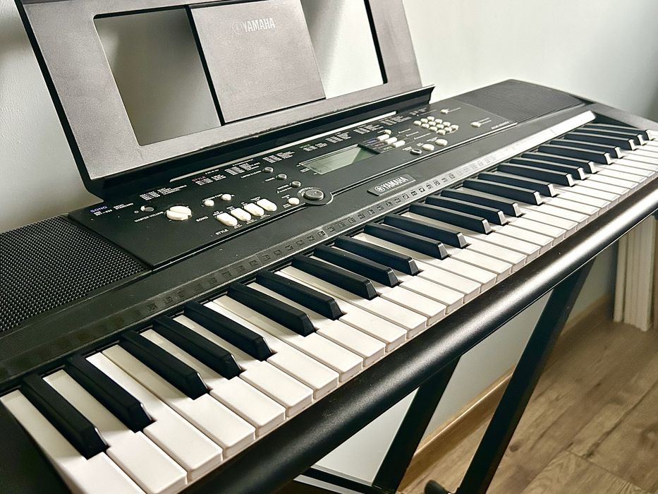 Keyboard Yamaha ez-220