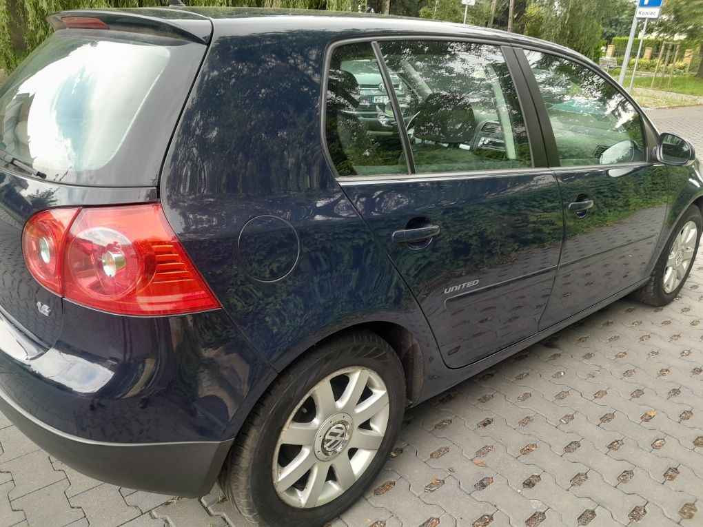 Vw golf V 1.6 mpi. Pilnie