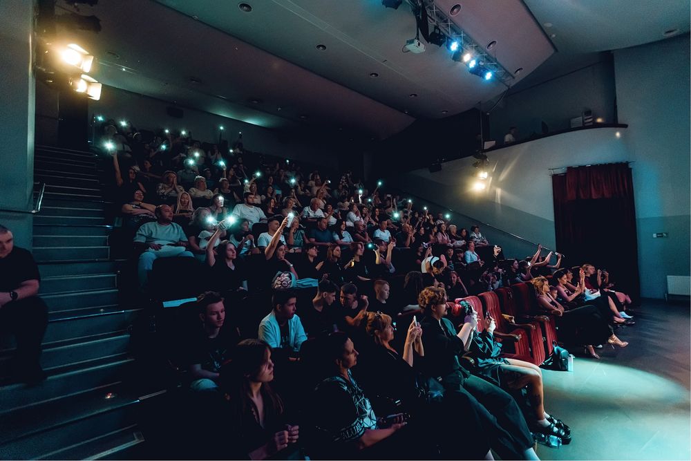 ЦЕНТР уроки гитары барабанов вокала ф-но / уроки гітари фортепіано