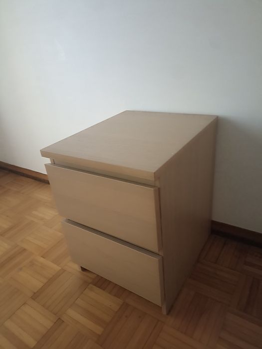 Mesas de cabeceira Malm. 2 gavetas