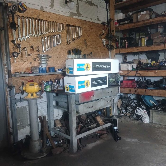 Стойки амортизатора мерседес w203 б/у