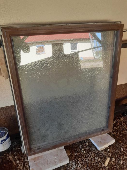 okno brązowe plastimet łazienkowe 112x130 ornament