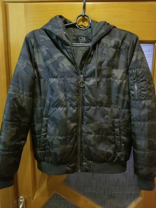 Жіноча куртка бомпер