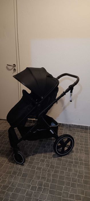 Carrinho de bebé usado