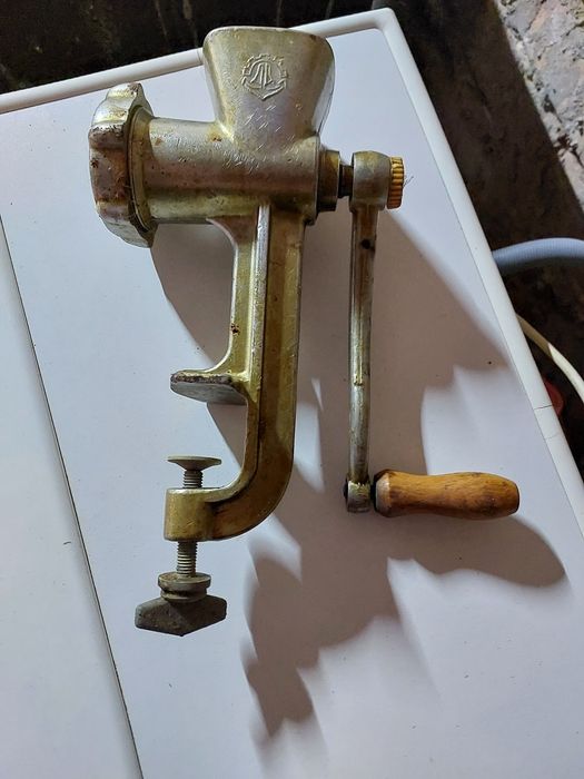 Мясорубка ручная