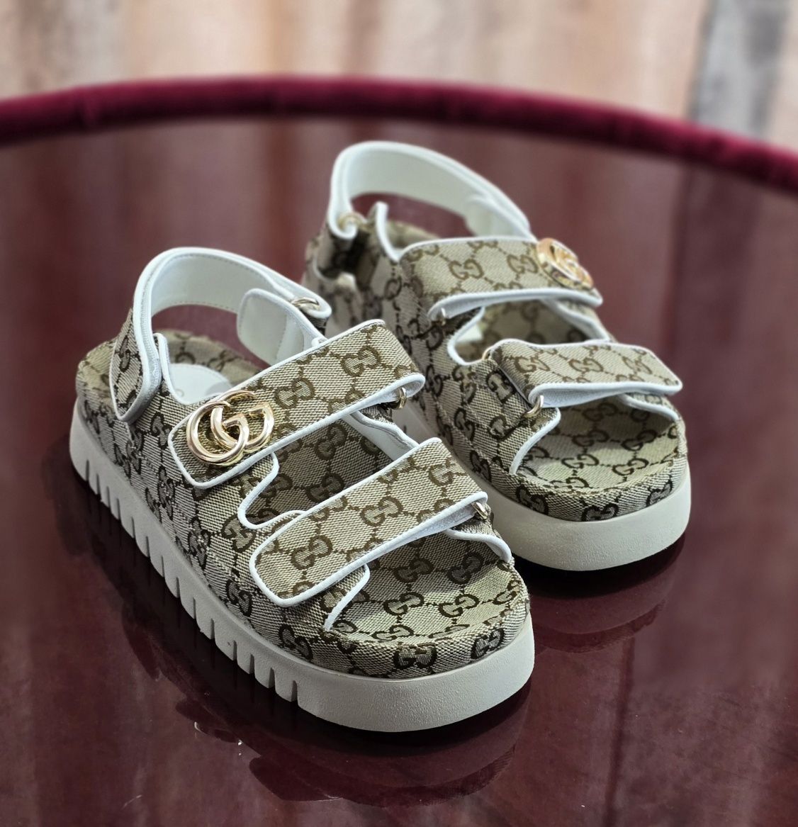 Сандалі Gucci 38