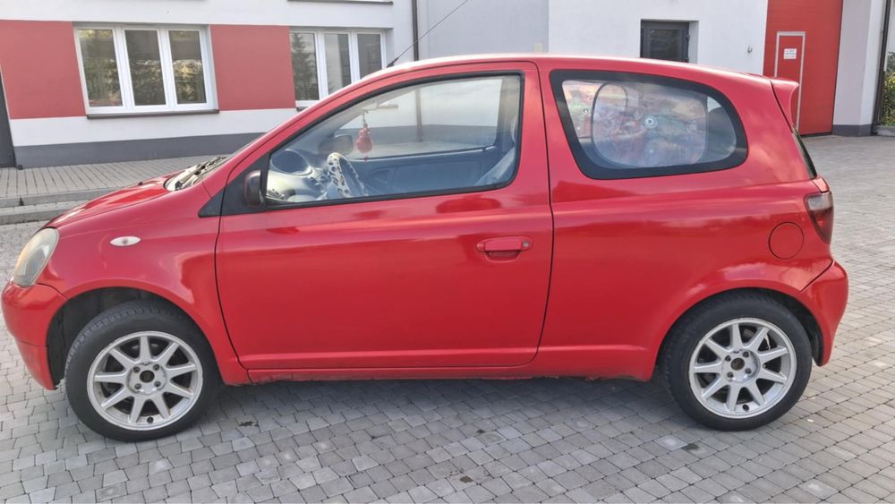Toyota Yaris 1,2 benzyna