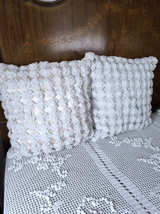 2 almofadas vintage feitas de fuxicos