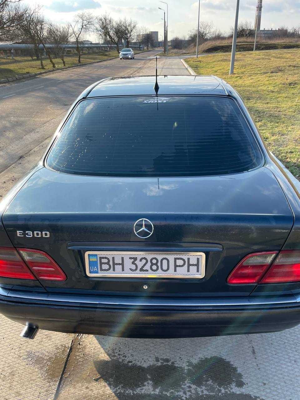 Срочно Продам Mercedes-Benz E-Class W210