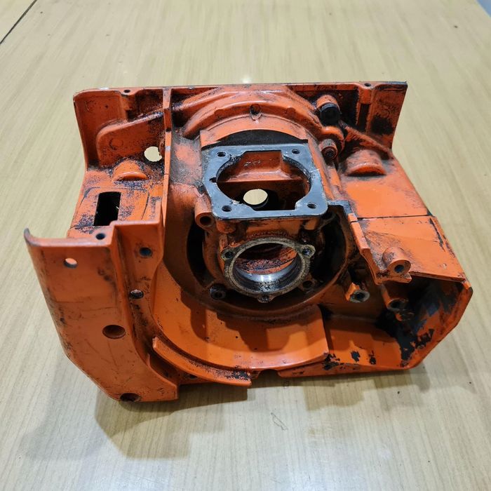 Husqvarna 244 Rx Kartery Obudowa Silnika Korpus Blok Kpl