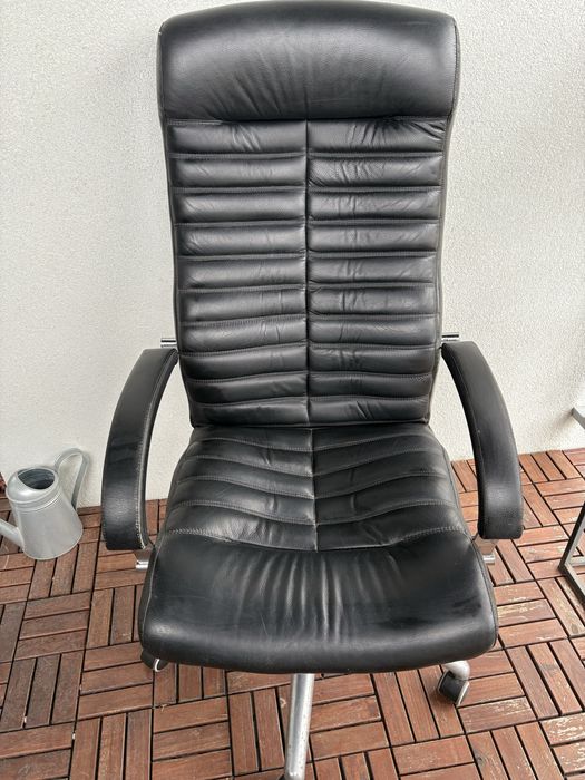 Fotel biurowy skorzany