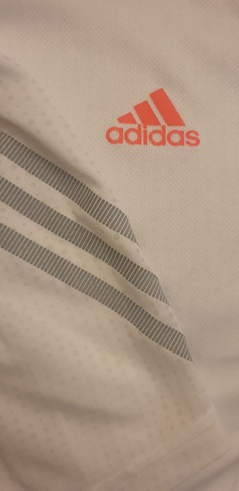 świetną sportowa koszulka Adidas SUPERNOVA