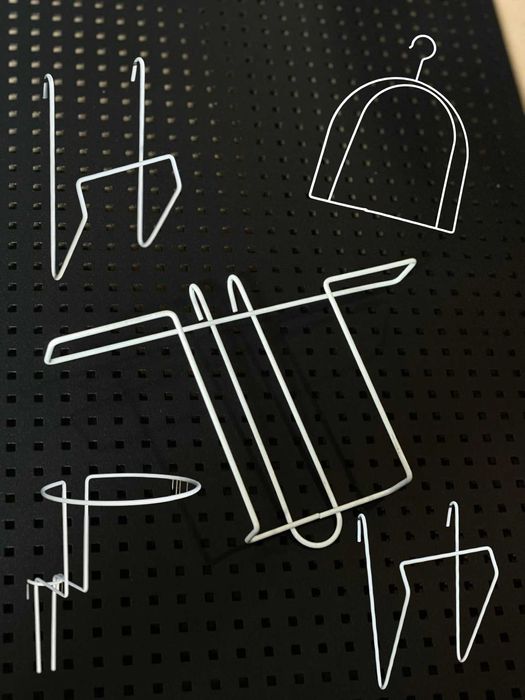 Металеве обладнання для магазинів: сітки, мудборди, гачки, полички