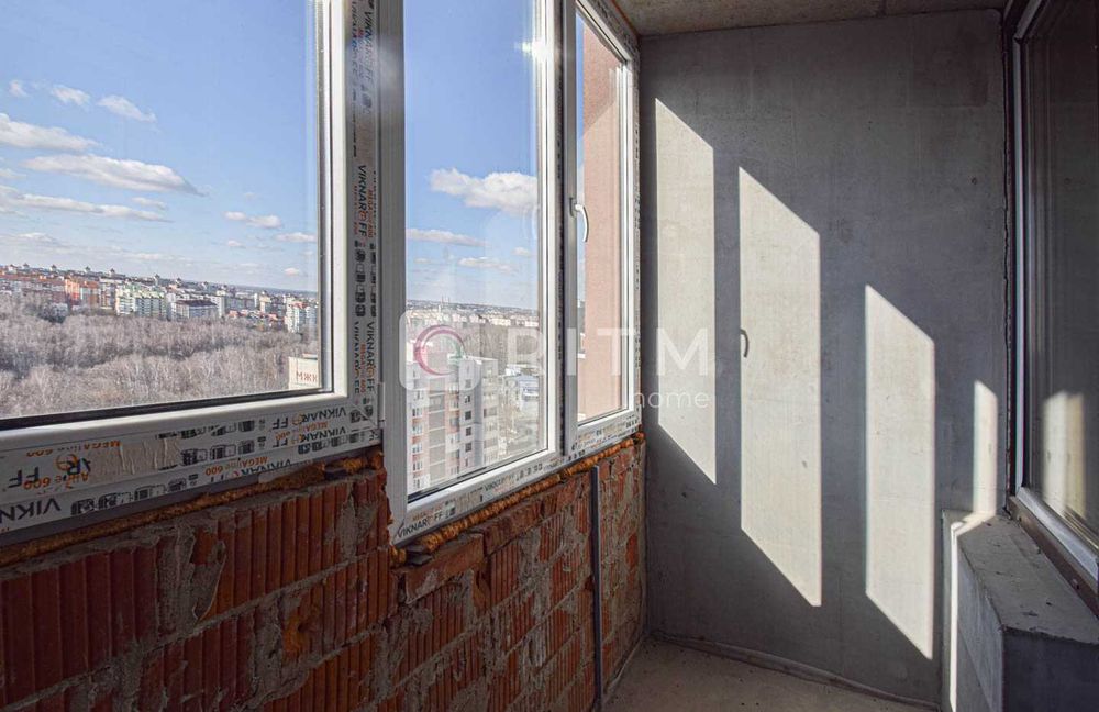 1-к. квартира 44 м2 з кухнею-студією в ЖК Варшавський мікрорайон