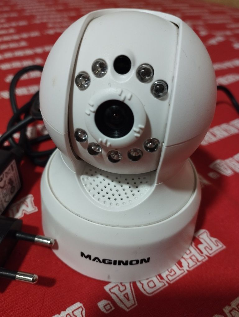Продам відео камеру maginon