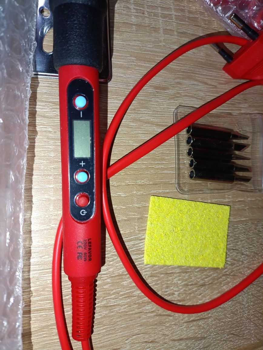 Паяльник LEFAVOR 250v 80w. 180-500 C° набір жал 5шт. підставка та губк