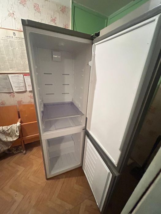 Продам холодильник Beko RCSA366K30XB