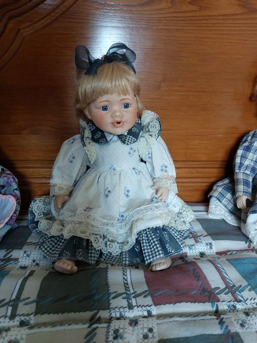 Antigas bonecas de porcelana