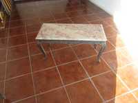 vendo mesa de centro de sala em bronze com tampo em pedra mármore