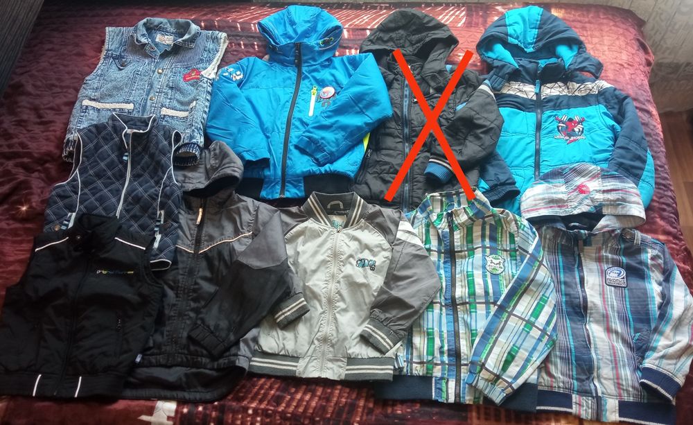 Багато різних: куртка, вітровка, жилетка на хлопчика 4-8 років.