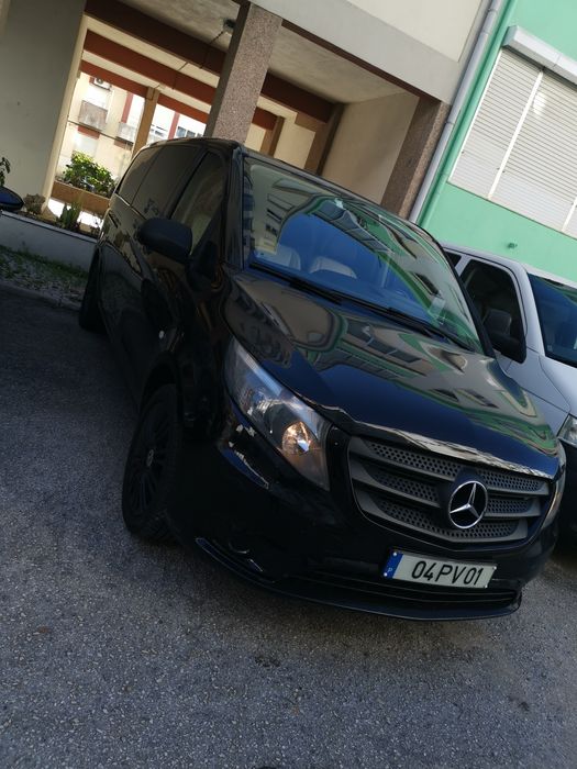 Faço serviço de transporte particular, motorista. Tenho 43 anos carta