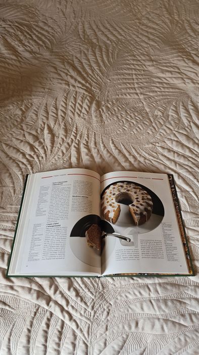 Książka wydawnictwa KAM " Miód w kuchni"