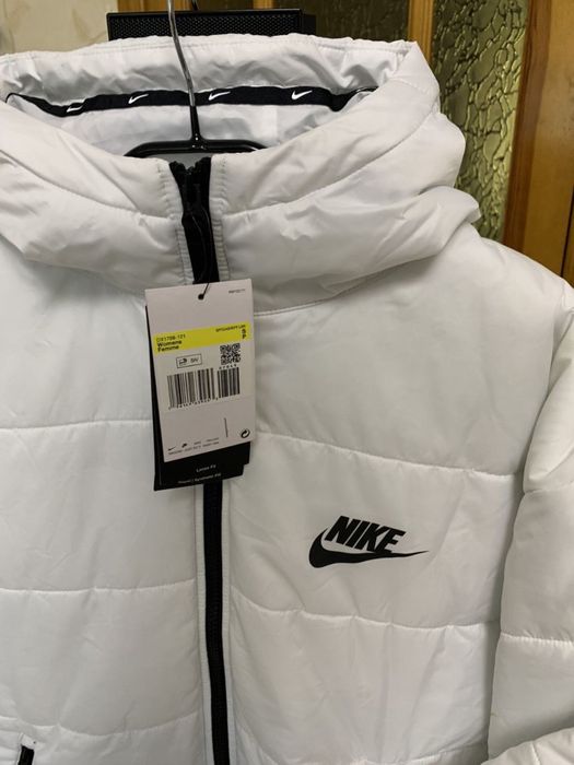2 Куртки Nike NWS