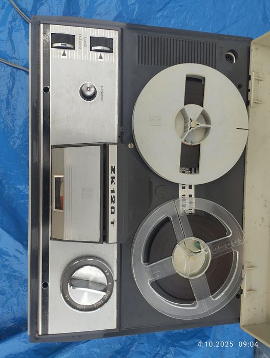 Stary magnetofon UNITRA ZK 120 T