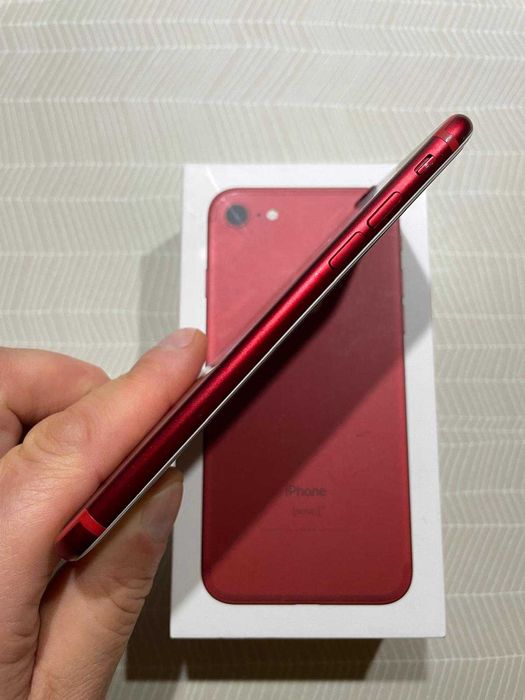 Apple iPhone 7 4 GB / 128 GB 4G (LTE) CZERWONY + + etui matowe silikon