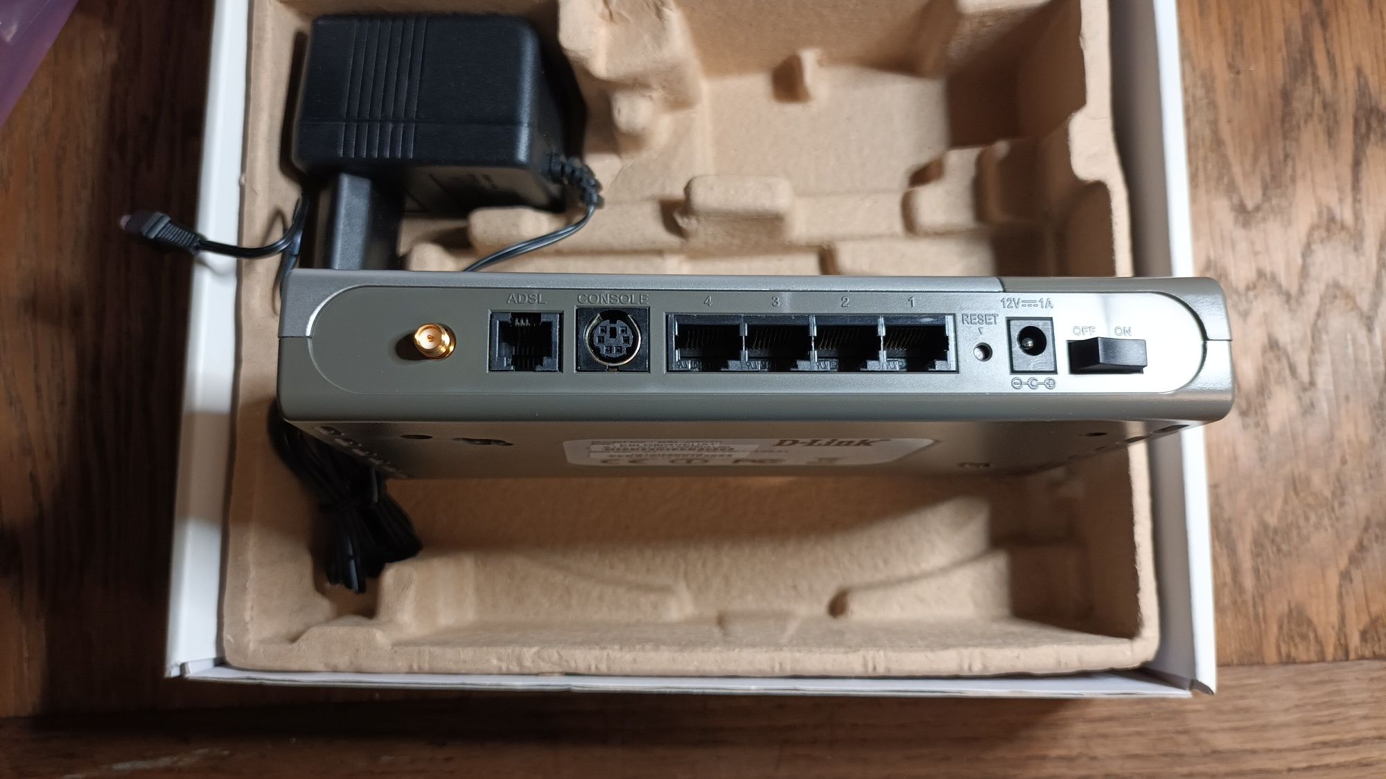 adsl роутер D-link DSL-G804V