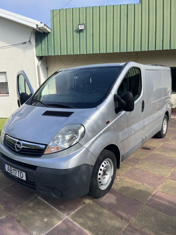 Opel Vivaro 2.0 CDTI - Especial dormitorio