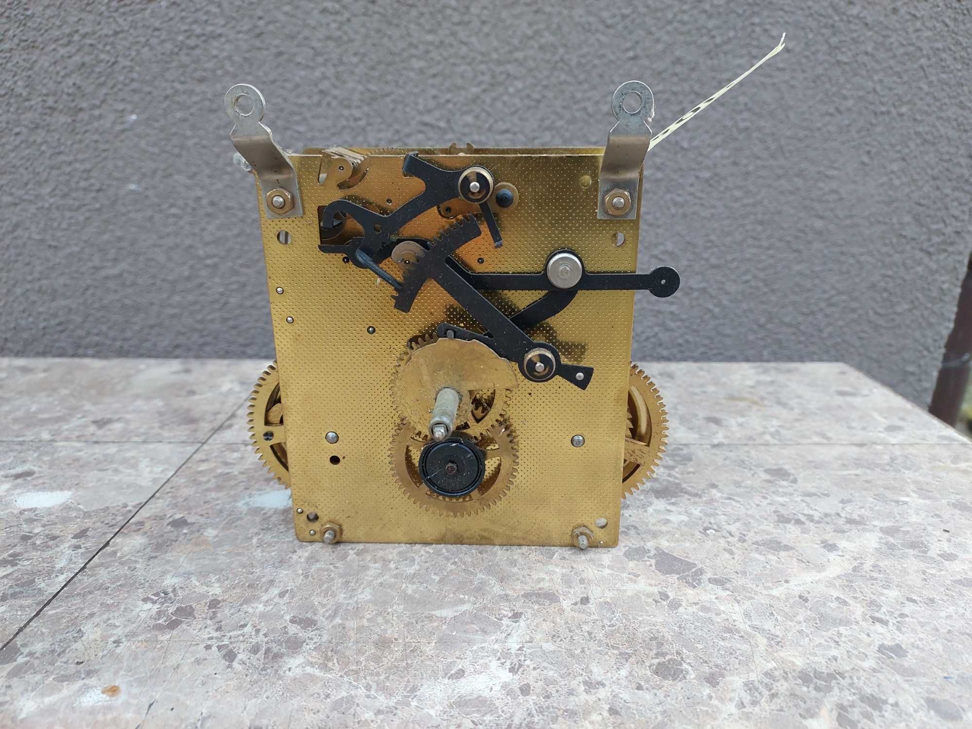 M040 Mechanizm zegara łańcuchowy Junghans W748