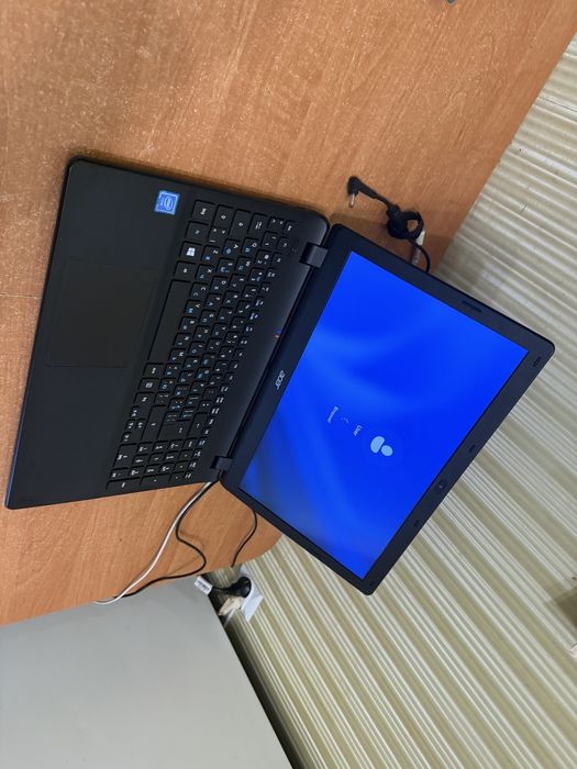 Ноутбук acer es1-571 гарний стан