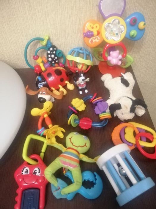 Продам дитячі іграшки одним лотом або роздільно