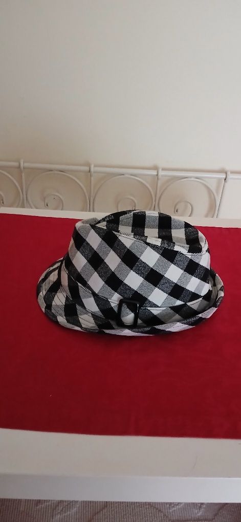 Chapéu xadrez, novo